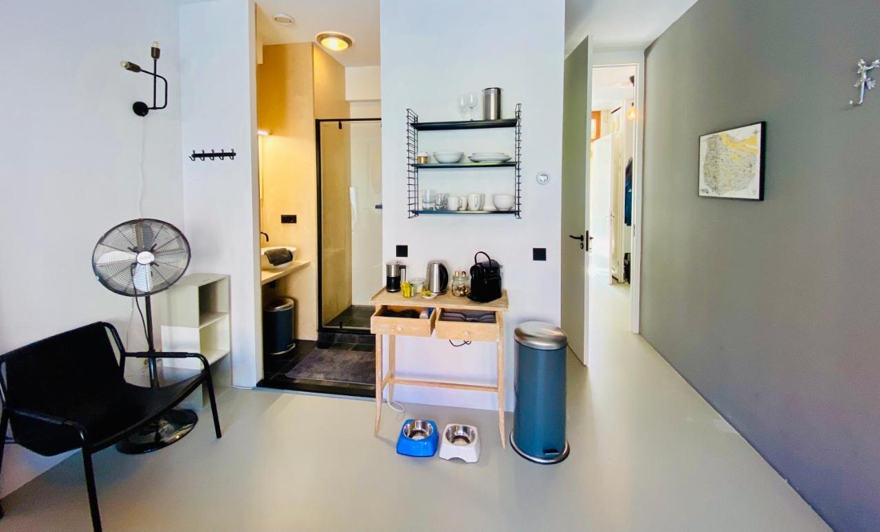 Private Studio With Free Car Parking Amsterdam Ngoại thất bức ảnh