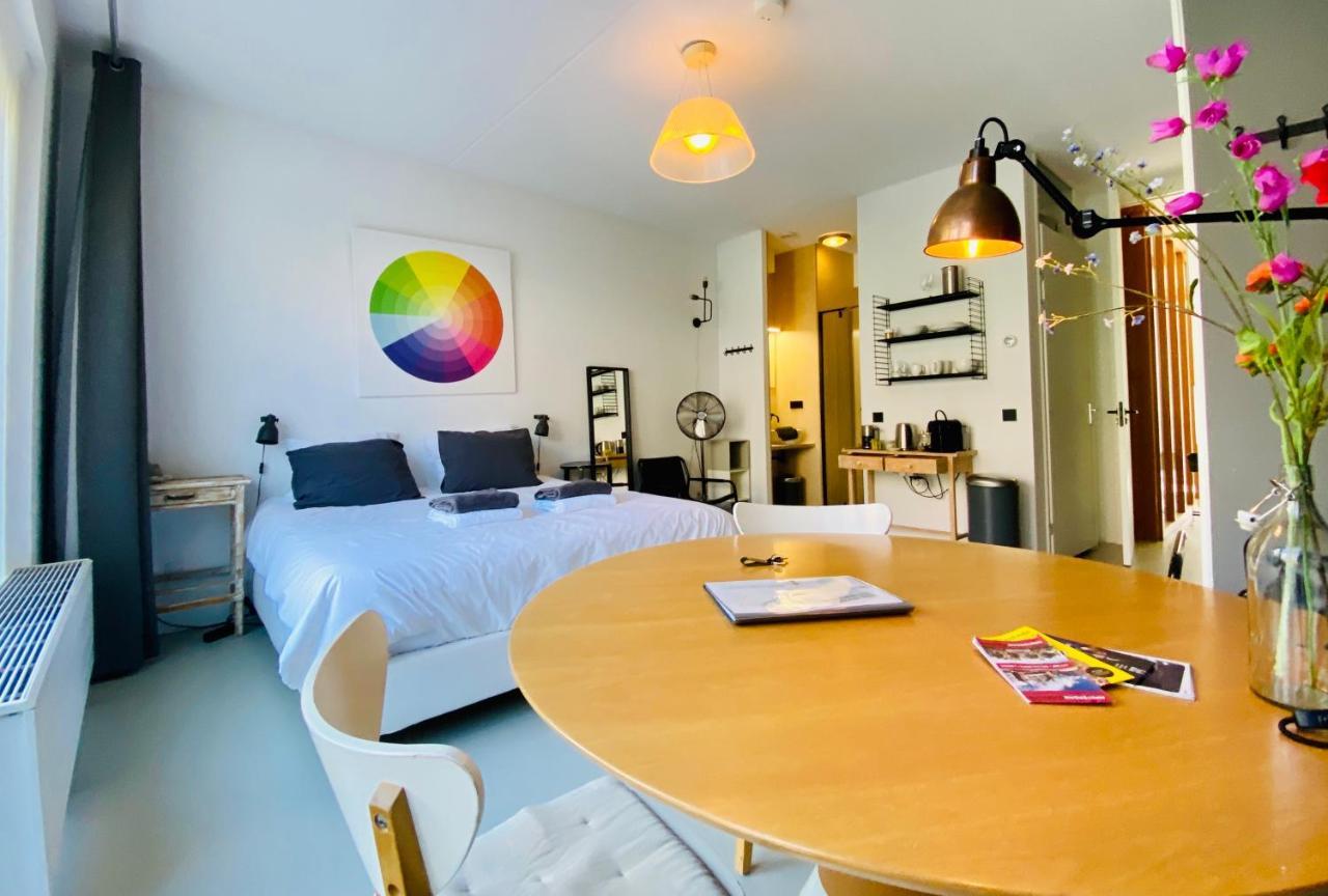 Private Studio With Free Car Parking Amsterdam Ngoại thất bức ảnh