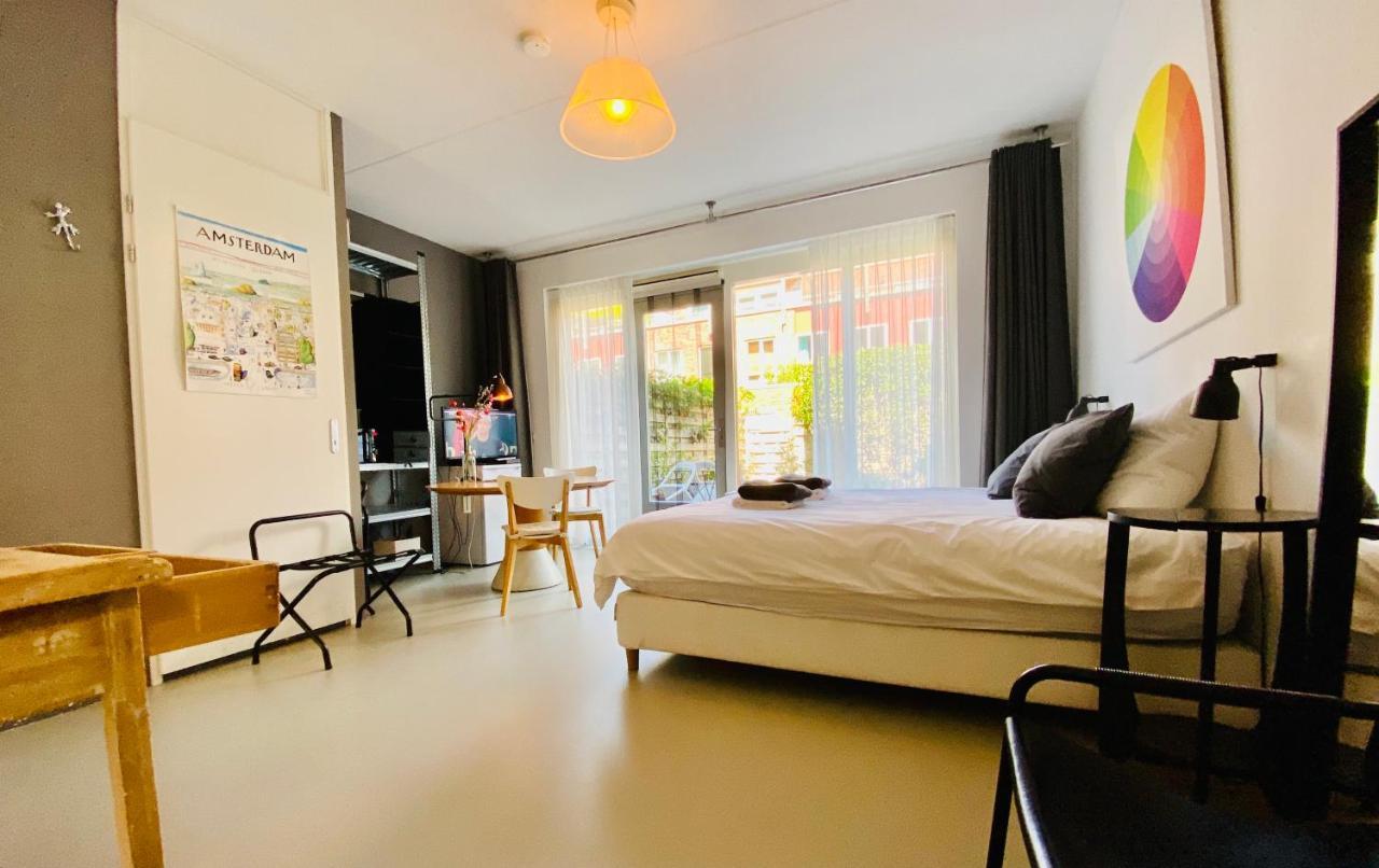Private Studio With Free Car Parking Amsterdam Ngoại thất bức ảnh