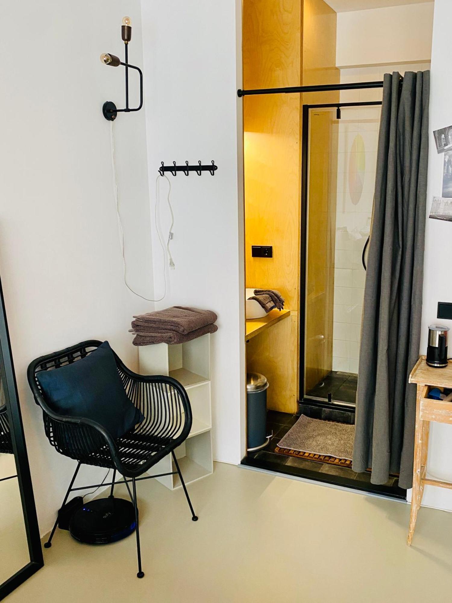 Private Studio With Free Car Parking Amsterdam Ngoại thất bức ảnh